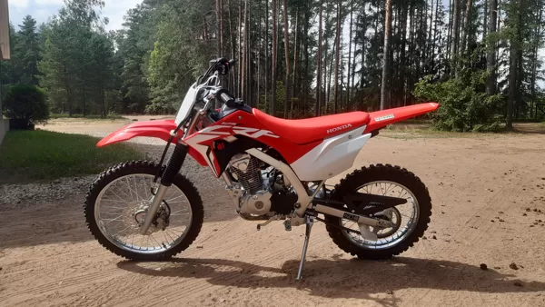 jauniešu motocikls honda crf 125f 